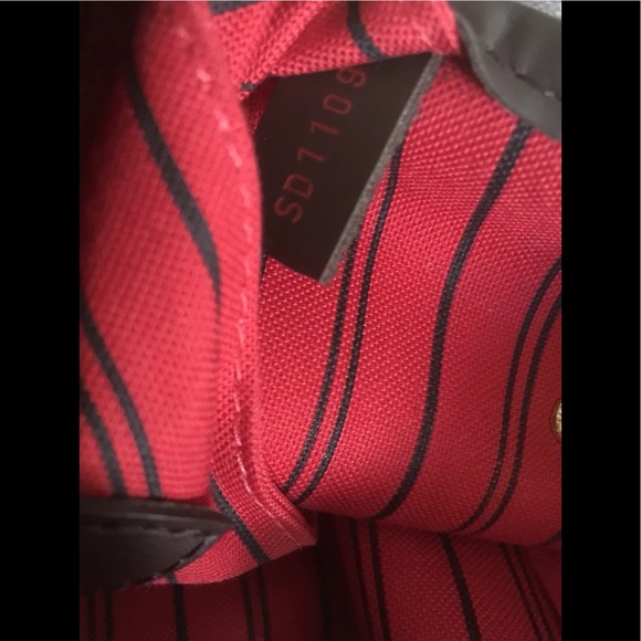 Louis Vuitton Neverfull MM - Picture 4 of 6